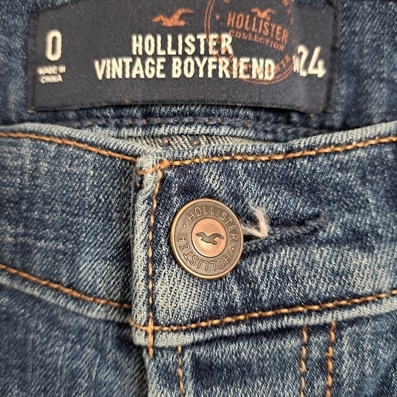 Hollister Distressed Boyfriend Jean   Size 0 - Picture 2 of 5